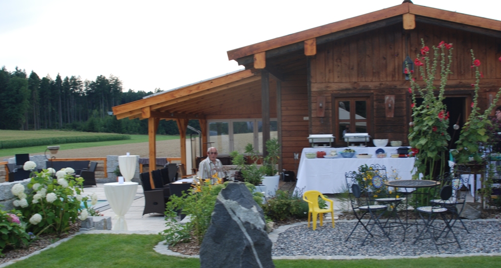 Gartenhaus mit Poolbereich