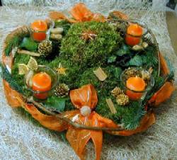 Moostischkranz mit Mooskugeln