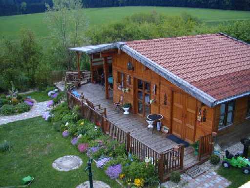 Unser Garten vom Balkon aus gesehen: