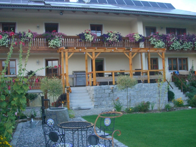 S&uuml;dseite mit neuer Terrasse